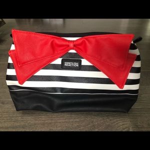 Kenneth Cole Reaction Lrg Top ZIP Case